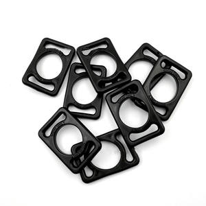 Produttori all'ingrosso fibbia per bottiglia d'acqua, gancio per bottone in plastica morbida in materiale PVC di alta qualità, può essere personalizzato colore - Product Image 3