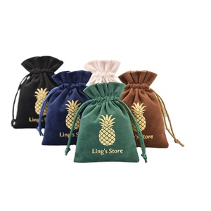 Pochette en velours personnalisable avec logo pour bijoux, bagues, boucles d'oreilles, colliers, bracelets, perruques et cosmétiques - Product Image 1