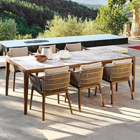 Ensemble de table et de chaises de salle à manger d'extérieur en teck moderne pour hôtel, villa et école, avec coussins imperméables empilables