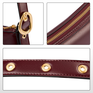 <span class=keywords><strong>Bolso</strong></span> Bandolera de Cuero de Moda para <span class=keywords><strong>Mujer</strong></span> con Doble <span class=keywords><strong>Cadena</strong></span> Desmontable, Forro de Poliéster y Cierre de Cremallera - Product Image 4