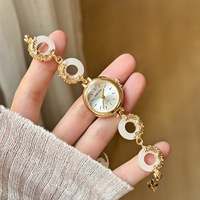 Montre quartz femme rétro orientale, chaîne dorée décorée breloque bague jade, montre milieu de siècle