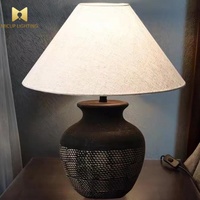 Lampe de Table Céramique Faite Main Style Vintage Décoration Maison Classique avec Matériau Porcelaine Rustique Vieillie Alimentation par Piles