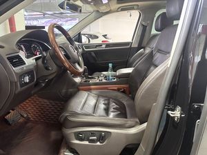 Volkswagen <span class=keywords><strong>Touareg</strong></span> 2016 3.0T Voiture d'<span class=keywords><strong>occasion</strong></span> conduite à gauche automatique <span class=keywords><strong>essence</strong></span> SUV pour l'exportation - Product Image 4