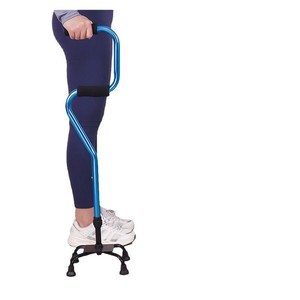 Bastón auxiliar de cuatro patas de aleación de aluminio engrosado, telescópico y ajustable, con barandilla arqueada para ayudar a personas mayores. - Product Image 2