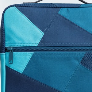 Sac de transport pour raquettes de pickleball Geo-Panel, capacité 4 raquettes, avec emplacements pour éclats variés, logo personnalisé, vente en gros, sac de raquettes de tennis et padel - Product Image 4