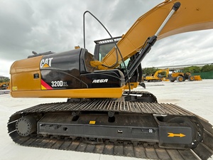 Excavadora hidráulica de cadenas CAT 320D2L de 20 toneladas usada en buen estado para trabajos de terraplenes y construcción - Product Image 5