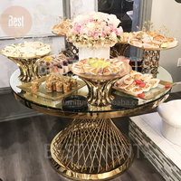 Tables de présentation de gâteaux de mariage en or de luxe pour les événements de banquet et les fêtes