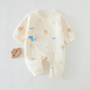 Traje de punto de una pieza para bebé de Otoño Invierno, mameluco fino de capa de aire de algodón con costuras sin hueso y estilo bonito para usar al aire libre - Product Image 3