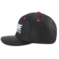 Casquette de baseball noire premium à visière plate, broderie 3D, tissu satiné personnalisé, unisexe, réglable, style sport, snapback, rouge