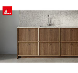 Armoires de cuisine Alland personnalisées en noyer noir, style shaker fin, finition en <span class=keywords><strong>bois</strong></span> brun grainé teinté, avec étagères ouvrables - Product Image 6