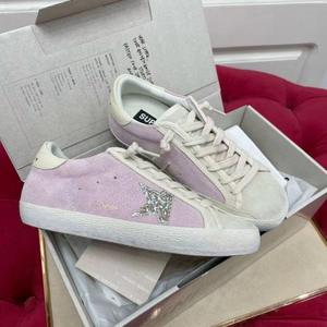 Zapatos Blancos con Estrellas Doradas de Lentejuelas y Detalles Plateados, Zapatos de Piel Vacuna de Alta Calidad con Aumento de Altura Invisible - Product Image 3