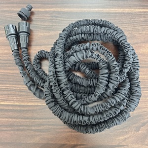 Tuyau d'arrosage magique noir et rouge économique de 15 m avec buse de pulvérisation à 7 fonctions, revêtement en tissu flexible extensible 3 fois son volume - Product Image 4