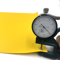 Rouleau de bâche en PVC enduit industriel imperméable de couleur et de taille personnalisées avec protection ignifuge