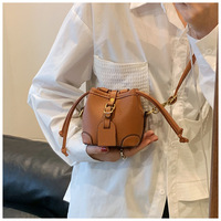Sac seau mini color block tendance avec cordon de serrage pour femme, en cuir PU, sac à bandoulière décontracté pour le quotidien