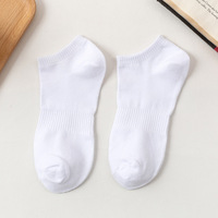 Chaussettes unies noires et blanches, chaussettes mi-mollet pour femmes, chaussettes courtes, bas de sport respirants, styles de couple