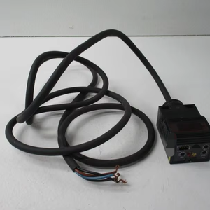 Controlador de Programación PLC Dedicado para Automatización Industrial E3ju-r5m4t Unmp Nuevo Original en Existencia - Product Image 1