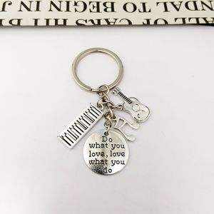 Llavero Metálico Mini de Moda con Diseño de Instrumento Musical para Coche o Bolso, Regalo Creativo para Cumpleaños, Accesorio Musical al por Mayor - Product Image 2