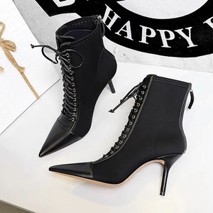 รองเท้าบูทผู้หญิงรุ่นใหม่ รองเท้าบูทส้นเข็มแบบมีสายรัดสูง 8 ซม. สำหรับผู้หญิง ฤดูหนาว - Product Image 2