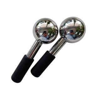 13.8cmステンレスビロードポーチボディフェイシャルフェイスネック目マッサージャーCryoスティック冷却ローラーアイスグローブマッサージツール - Product Image 2