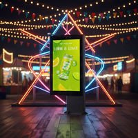Kiosque d'affichage vertical sur pied LED extérieur 6000 Nits, panneau publicitaire commercial