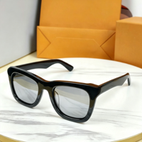 Lunettes de soleil polarisées unisexes vertes en métal à monture carrée intégrale avec verres PC dégradés et protection UV pour activités de plein air et mode