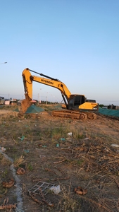 Excavatrice sur chenilles hydraulique d'occasion Hyundai 350LVS de 35 tonnes avec moteur et pompe, d'origine coréenne, avec brise-roche et accessoire de pouce certifié CE - Product Image 5