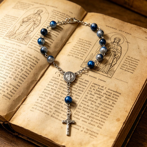Bracelet chapelet Perle Bleue 11 Perles Pendentif Croix Femme Cérémonie Religieuse Catholique Alliage de Zinc Couleur Argent Forme Ronde - Product Image 3