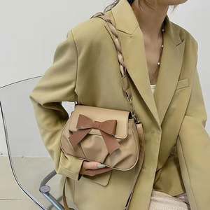 Sac à bandoulière Bowspure 2024 Nouvelle Collection Rétro Tendance Femme Petit Nœud Plissé Décontracté Maille Tressée PU Coloré - Product Image 3