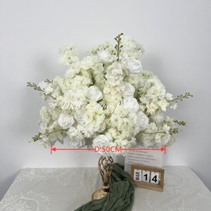 Disponibile nel Magazzino USA: Sfera di Fiori Artificiali Bianchi da 50cm per Centrotavola Matrimoniali, Decorazioni per Hotel, Casa e Compleanni - Product Image 2