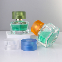 Flacon de parfum vide transparent en verre hexagonal de 30 ml avec pulvérisateur à pompe à brume fine et bouchons de couleur macaron