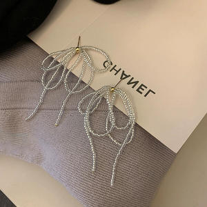 Pendientes de gota de borla con cuentas de lazo exquisito único para mujer, estilo fresco dulce, joyería de oreja versátil, diseño de nicho, tendencia de moda - Product Image 4