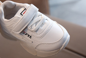 <span class=keywords><strong>Zapatillas</strong></span> LED para Niños de Talla 21-30 <span class=keywords><strong>con</strong></span> Suela Luminosa, Zapatos Brillantes para Niños y Niñas, Estilo para Caminar - Product Image 6
