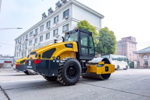 รถบดสั่นสะเทือนแบบดรัมเดี่ยวประสิทธิภาพสูงสำหรับงานดินและการบดอัดดิน - Product Image 5