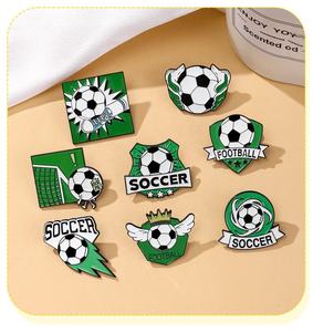 เข็มกลัดเคลือบแบบกำหนดเอง เข็มกลัดเคลือบแบบนิ่ม ลายการ์ตูนพร้อมกลิตเตอร์ ป้ายโลหะพิมพ์โลโก้ด้วย UV น่ารัก ลายอนิเมะ เข็มกลัดเคลือบแข็ง รุ่น B-3418 - Product Image 6