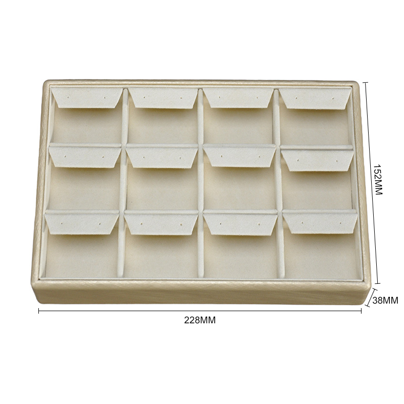 ต่างหูสีเบจ