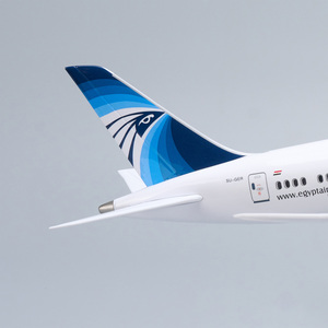 Modelo de Avión de Resina Boeing 787-9 de Egypt Air Airlines a Escala 1/145 de 43 cm con Tren de Aterrizaje - Product Image 3