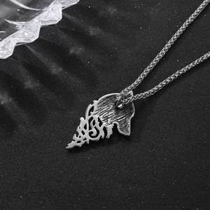 Collar de hombre con colgante de acero de titanio con cabeza de lobo, diseño de animal en 3D SP1006 - Product Image 3