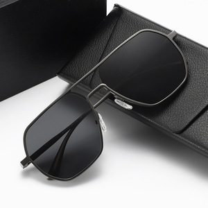 <span class=keywords><strong>Gafas</strong></span> <span class=keywords><strong>de</strong></span> <span class=keywords><strong>Sol</strong></span> Polarizadas KLH163 para Hombre, Fotosensibles, Estilo Vintage, Protección UV400, Visión Diurna <span class=keywords><strong>y</strong></span> Nocturna - Product Image 4