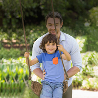 Siège de balançoire pour enfants tricoté à la main Ropecube - Balançoire d'arbre réglable intérieure/extérieure avec cordes et mousqueton, chaise suspendue pour le camping