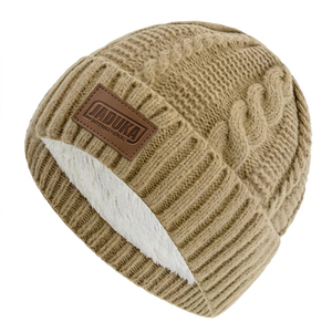 Bonnet en tricot 100 % acrylique personnalisé avec logo en cuir, chaud, uni, unisexe, hiver, fausse fourrure, mode vintage, blanc, noir - Product Image 3