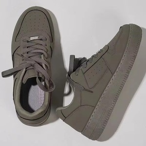 Nouvelles chaussures décontractées sportives pour hommes, polyvalentes et tendance, à enfiler, en maille, avec semelle extérieure en TPU, légères et à la mode - Product Image 1