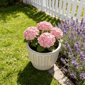 Maceta Moderna de Cerámica Beige con Rayas Verticales, con Orificio de Drenaje, Ecológica, Duradera, para Interiores/Exteriores - Product Image 2