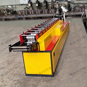 Machine de formage automatique de volets roulants perforés / Lamelles de volets roulants perforées en acier - Product Image 3