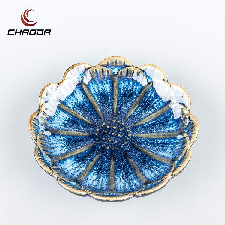 Blaue Farbige Glasierte Keramik-teller Blumenform-design Dekorative Porzellansoßen-geschirr