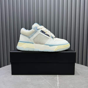 Zapatillas deportivas de caña alta con aumento de altura, puntera perforada sólida, logotipo en relieve, parte superior de cuero, forro de malla, entresuela de goma Amiris - Product Image 2