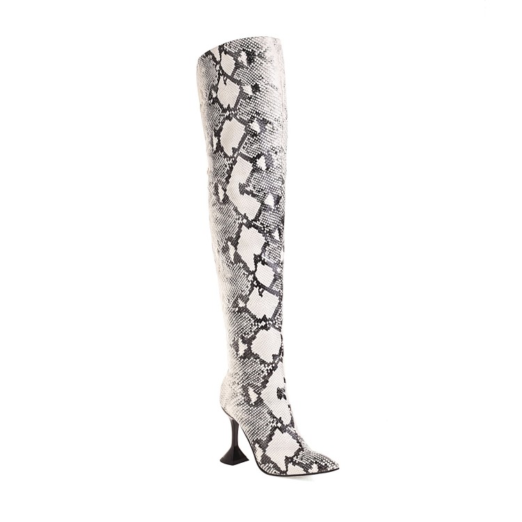 Peau de serpent blanche