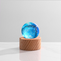 Décorations de chambre en gros : Ornements LED colorés à perles, base en bois, corps en verre, à brancher, effet ciel étoilé, étanches