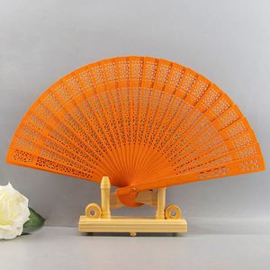 Éventails en soie à ossature en bambou, style chinois, art populaire, sculptés en forme de lanterne, pour événements, promotionnels, avec gravures et peintures artisanales - Product Image 5
