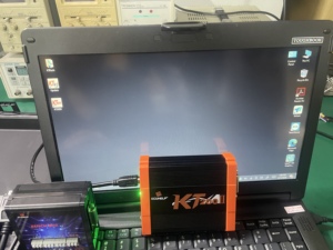 ชุดอุปกรณ์โปรแกรม ECU KT200II พร้อมซอฟต์แวร์ 2026 แบบออฟไลน์ ดองเกิล CF53 แล็ปท็อป สำหรับรถยนต์ รถบรรทุก รถจักรยานยนต์ เรือเดินทะเล รถแทรกเตอร์ ปรับแต่ง ECU - Product Image 1