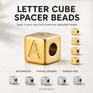 Cubo de Letras con Cuentas |   Cuentas espaciadoras de acero inoxidable de 5 mm con letras del alfabeto en oro PVD de 18 quilates para la fabricación de joyas DIY, pulseras y collares - Product Image 1